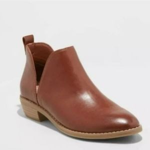Universal Thread Nora Faux Leather Ankle Booties NWT
